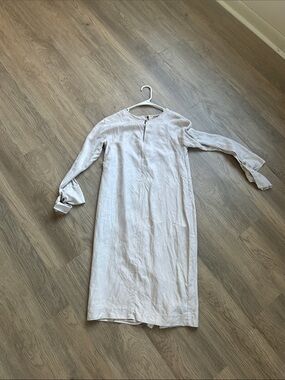 Banana Republic Long-Sleeve Shift Dress in Taupe